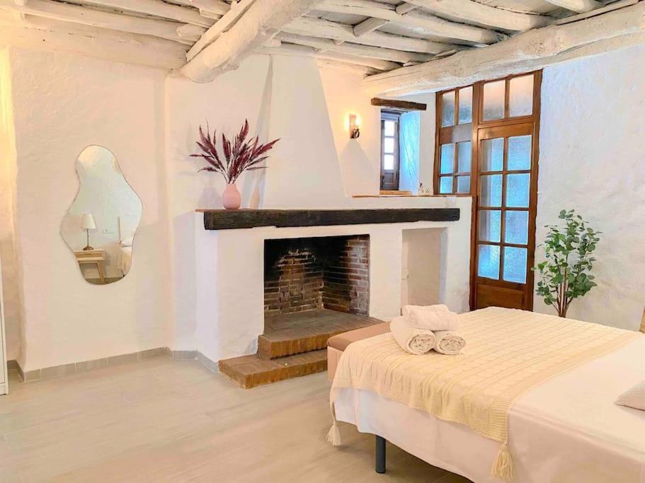 La Palmera. Casa Rural Con Piscina Privada. Benadalid Kültér fotó