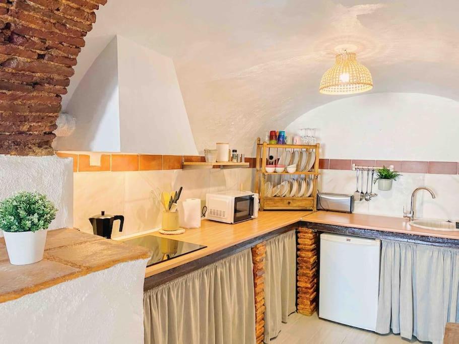 La Palmera. Casa Rural Con Piscina Privada. Benadalid Kültér fotó